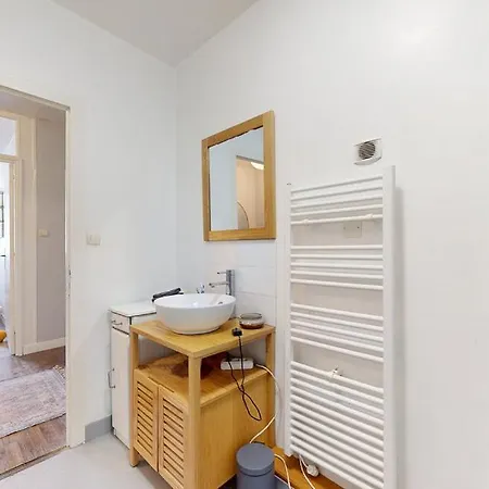 Charakter Haus In Perfekter Lage Neben Fluss Inkl Ruhiger Terrasse * Verteuil-sur-Charente